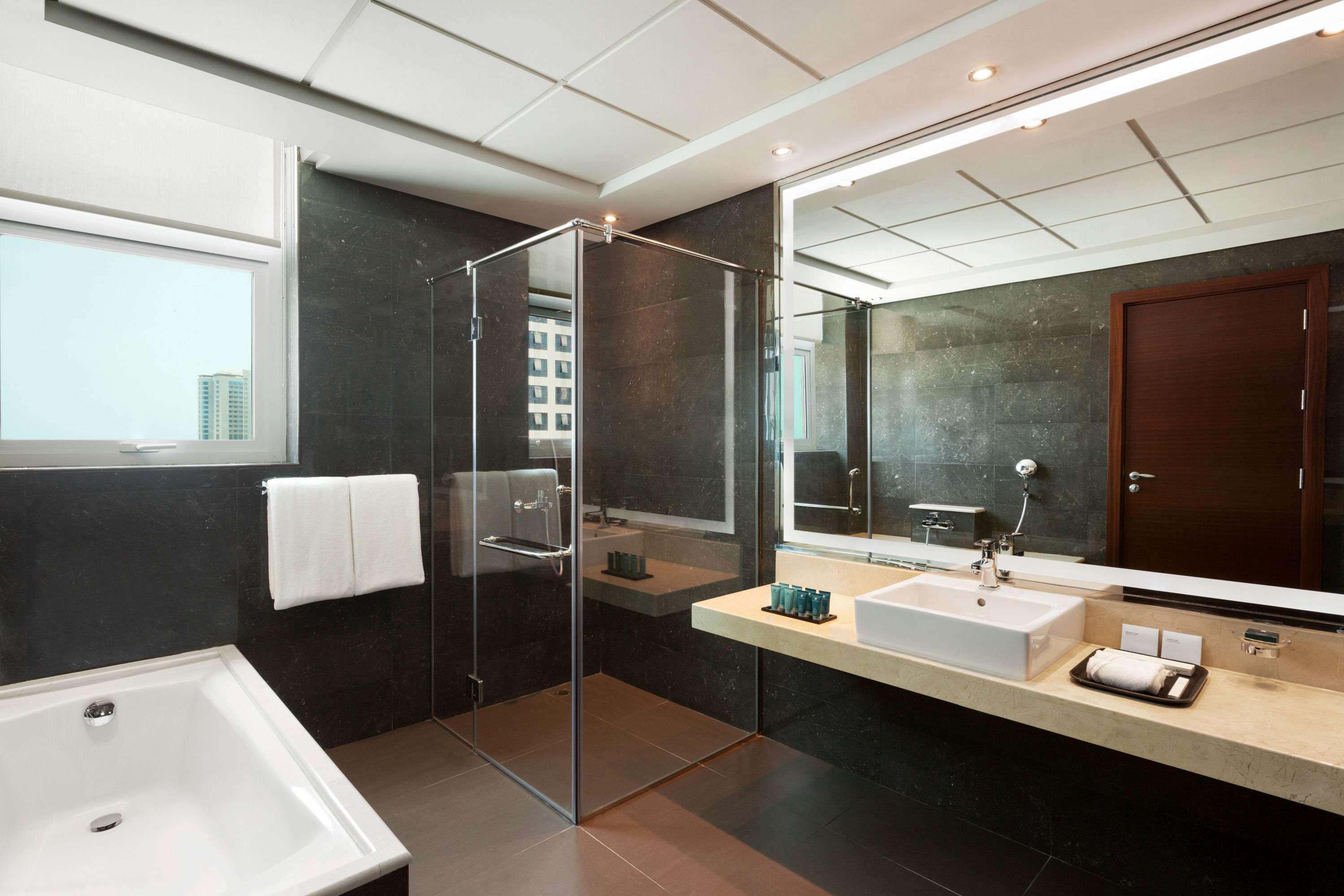 Ramada By Wyndham Centre Hotel Manama