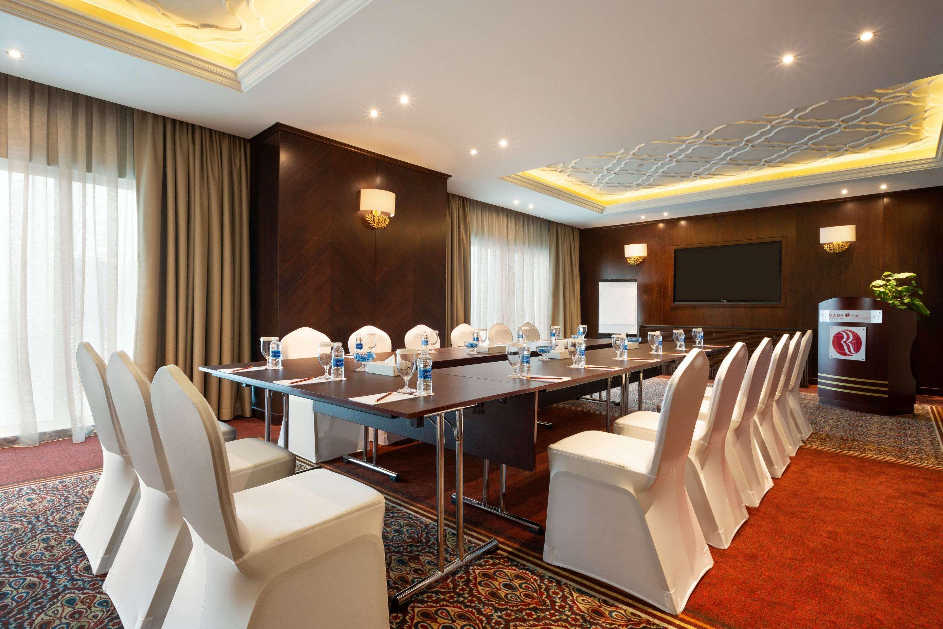 Ramada By Wyndham Centre Hotel