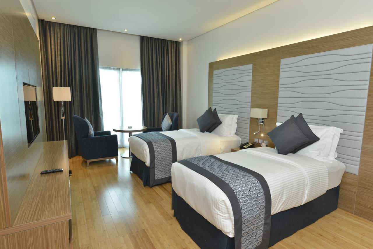 Hotel Ramada By Wyndham Centre Manama