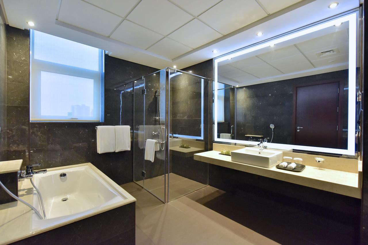 Ramada By Wyndham Centre Manama